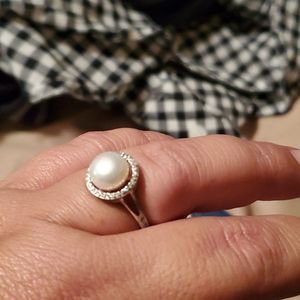 Costume pearl ring